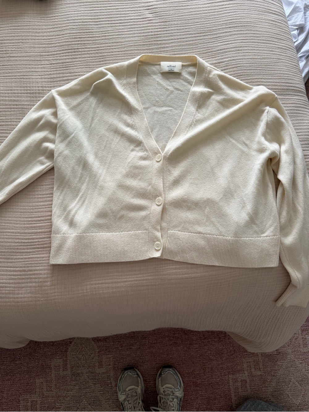 Wilfred Cream V-Neck Button Cropped Cardigan